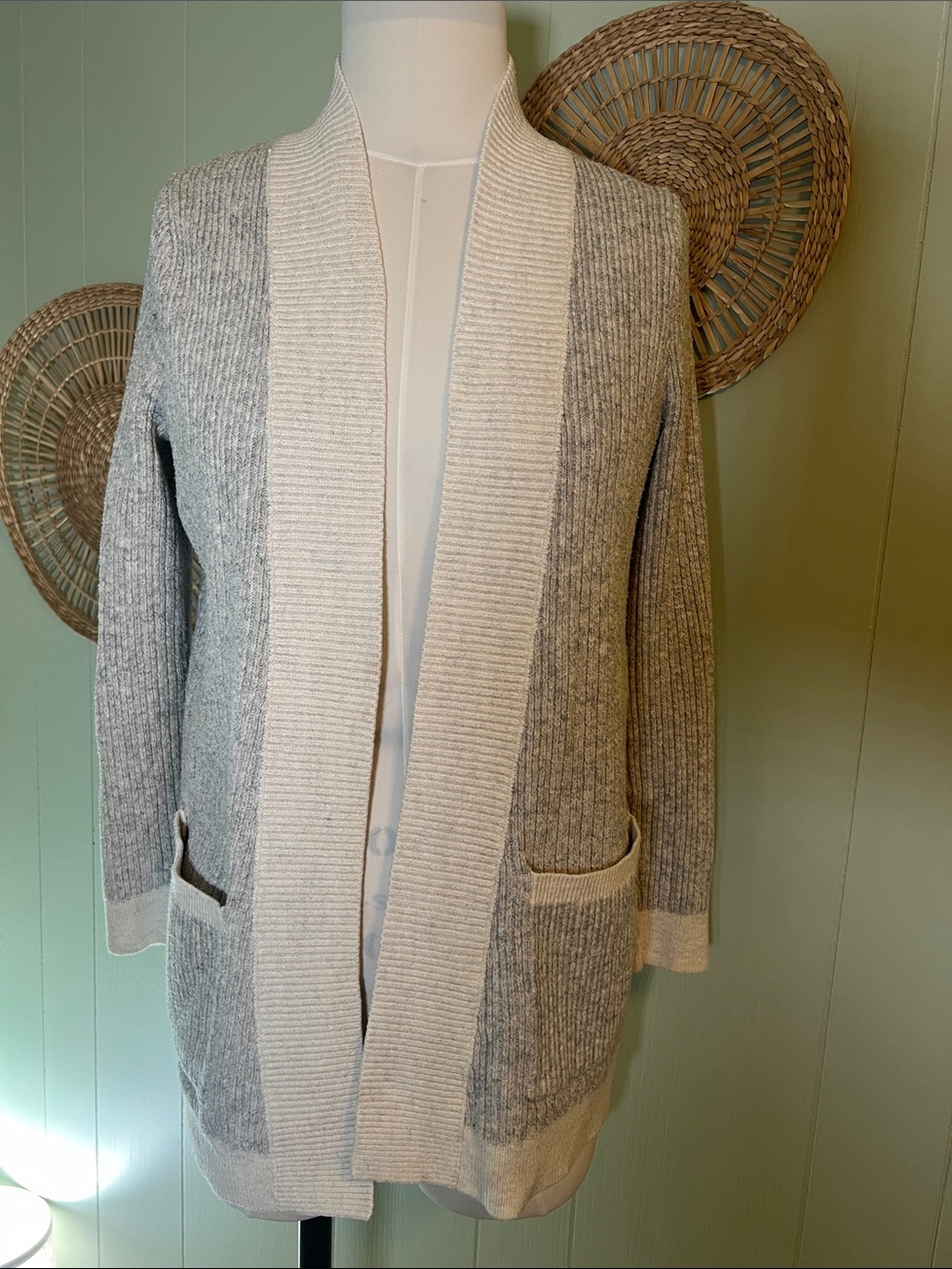 Women’s Eddie Bauer Gray and Cream Open-Front Ribbed Cardigan Sweater